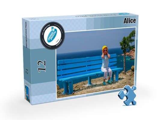 Picture showing Magnetic Personalized Puzzle 12 XXL in box